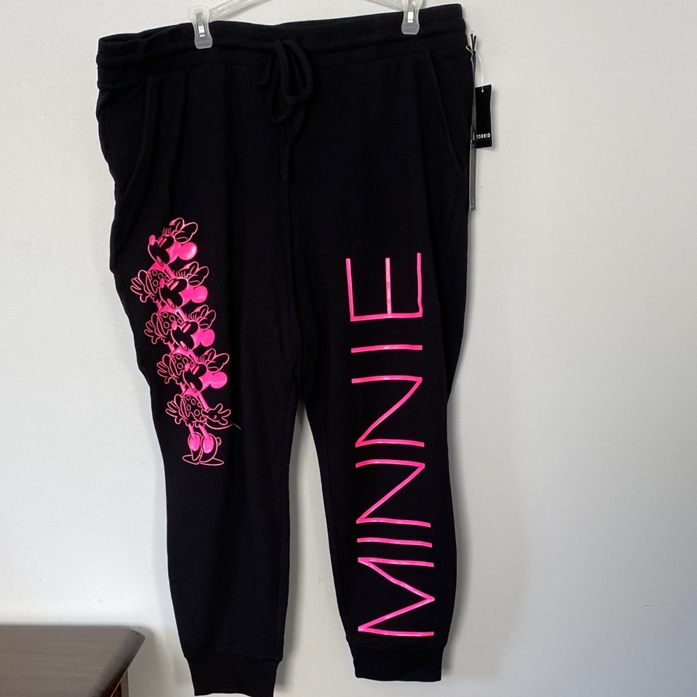 NWT torrid Minnie Mouse pants